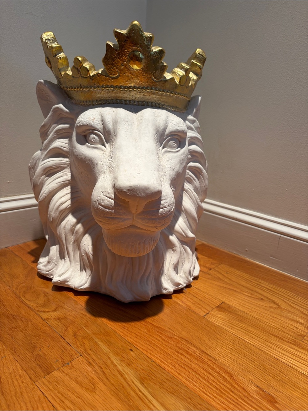 White Lion Head Sculpture with Gold Crown — Decorative Home Art